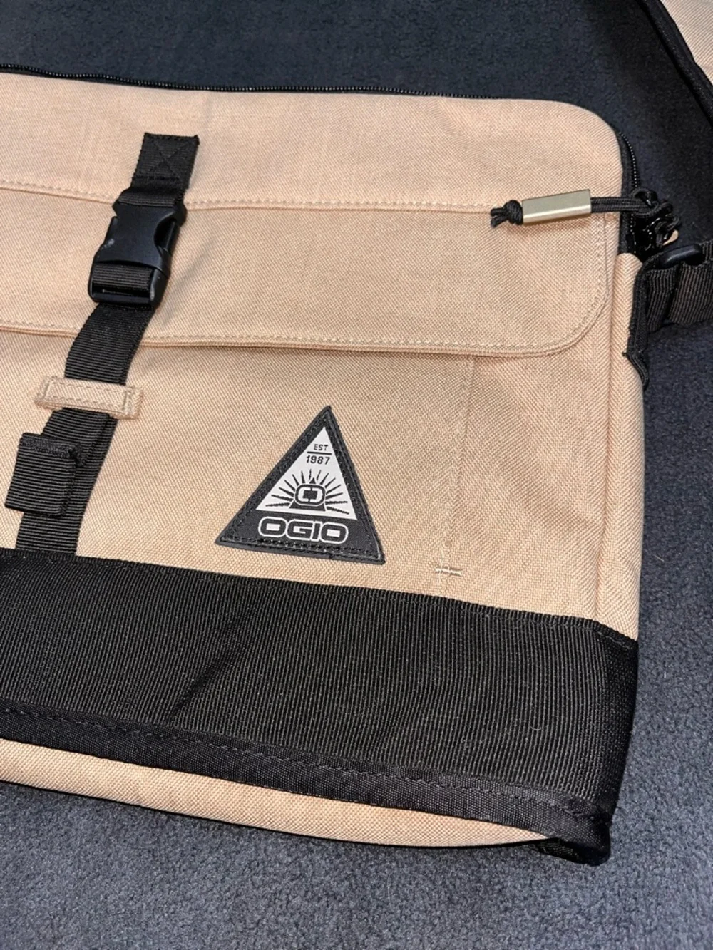 NWOT OGIO Ruck Slim Case, a messenger-style laptop bag designed for most 15-inch